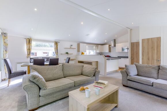 Prestige Lodge,  parking, ensuite, decking, SV, HT - Carmarthen Bay, Kidwelly, Carmarthenshire