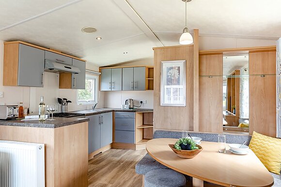 Silver 2 Caravan slps 6 with decking and sea viewP - Carmarthen Bay, Kidwelly, Carmarthenshire