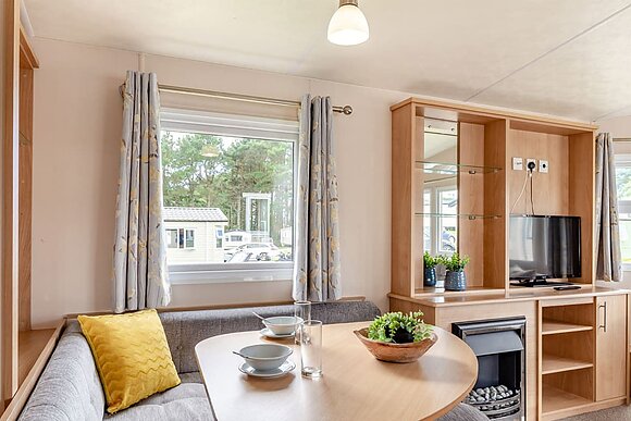 Silver 2 Caravan slps 6 with decking and sea viewP - Carmarthen Bay, Kidwelly, Carmarthenshire