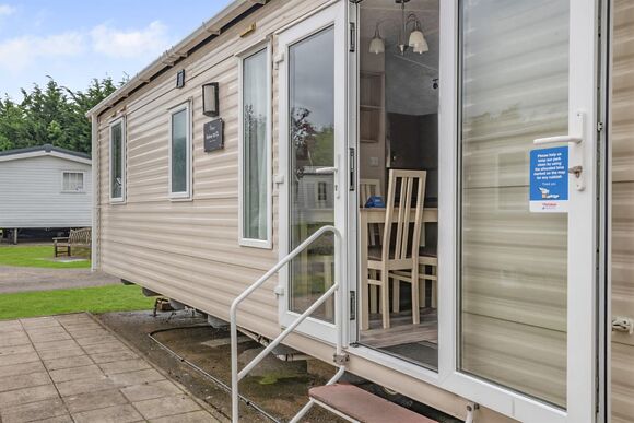 Gold Premium 2 slps 6 parking, decking, sea view, Gold Premium 3 Caravan slps 8 parking and sea view, Gold Premium 2 Bedroom Caravan, Sleeps 6. With dedicated parking. - Carmarthen Bay, Kidwelly, Carm