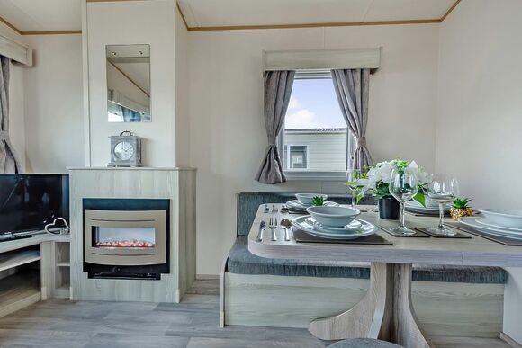 Bronze Caravan 8 P, Bronze 3 Bedroom Caravan, Sleeps 8 - Cayton Bay, Cayton Bay, Scarborough
