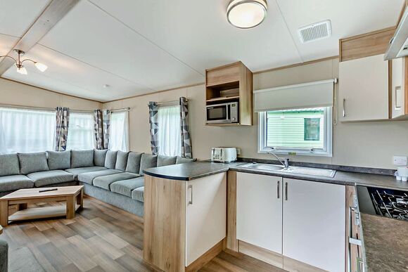 Gold Caravan with decking - Cayton Bay, Cayton Bay, Scarborough