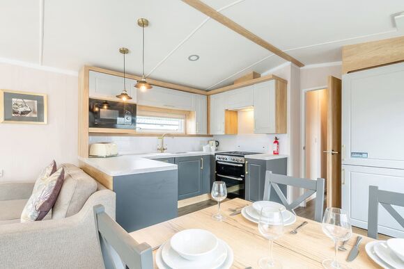 Gold Premium Caravan with decking - Cayton Bay, Cayton Bay, Scarborough