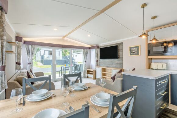 Gold Premium Caravan with ensuite & decking - Cayton Bay, Cayton Bay, Scarborough