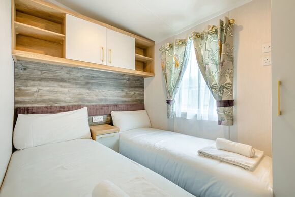 Gold Premium Caravan with ensuite & decking - Cayton Bay, Cayton Bay, Scarborough