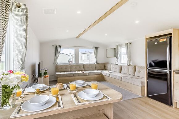 Silver 2 Bedroom Caravan, Sleeps 6 - Cayton Bay, Cayton Bay, Scarborough