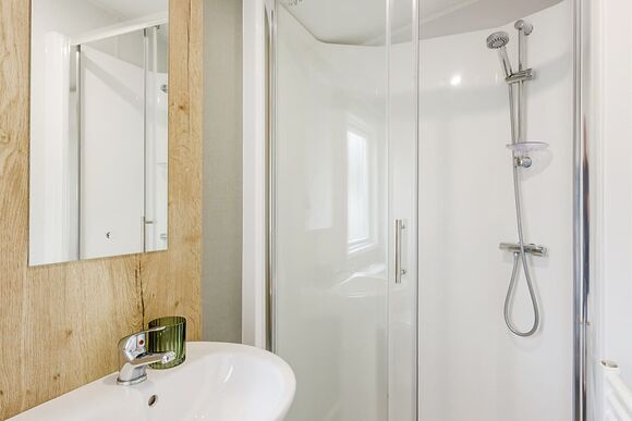 Silver 2 Bedroom Caravan, Sleeps 6 - Cayton Bay, Cayton Bay, Scarborough