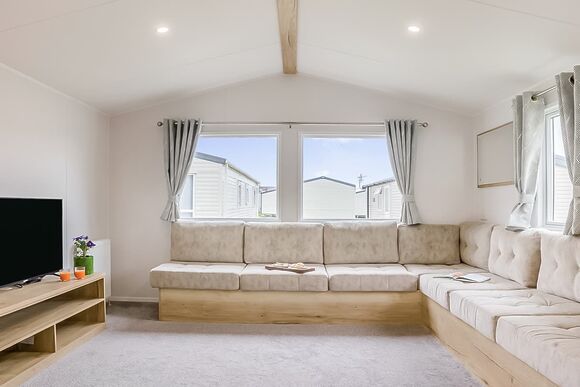 Silver Caravan with decking - Cayton Bay, Cayton Bay, Scarborough