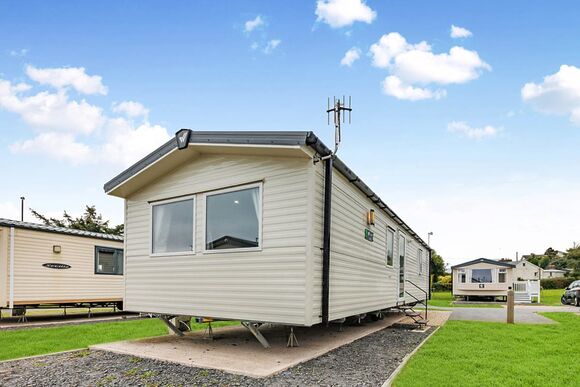 Silver Caravan with decking, Silver Caravan with decking P - Cayton Bay, Cayton Bay, Scarborough