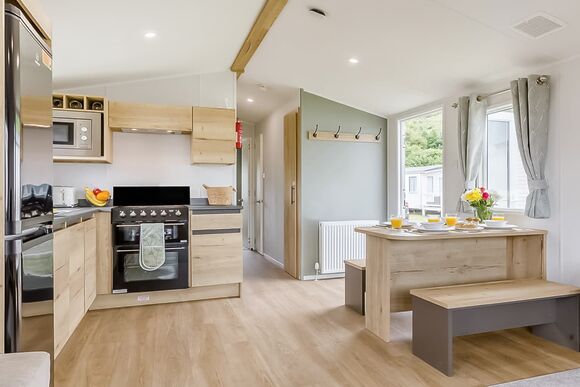 Silver Caravan with parking & decking - Cayton Bay, Cayton Bay, Scarborough