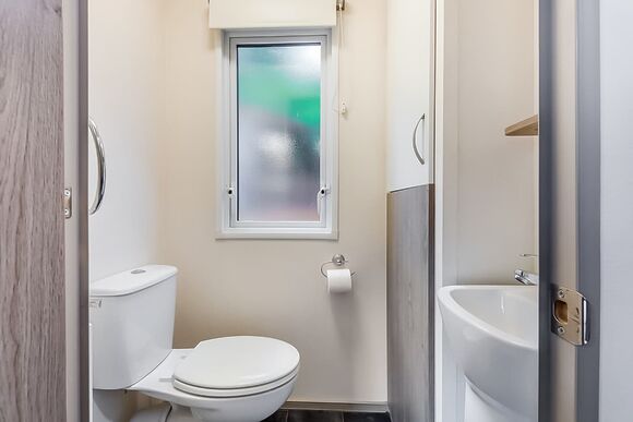 Silver Caravan with ensuite - Cayton Bay, Cayton Bay, Scarborough