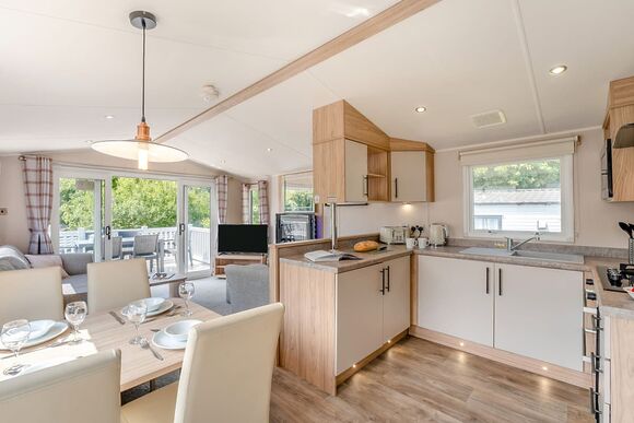 Silver Premium Caravan with decking - Cayton Bay, Cayton Bay, Scarborough