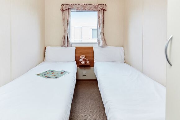 Swan - Coopers Beach, Mersea Island, Colchester