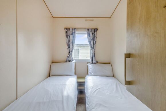 Bronze 2 Bedroom Caravan, Sleeps 4 - Coopers Beach, Mersea Island, Colchester