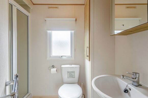 Bronze 2 Bedroom Caravan, Sleeps 4 - Coopers Beach, Mersea Island, Colchester