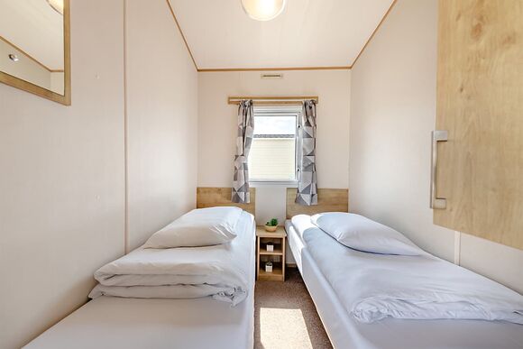 Bronze Caravan with parking 6 - Coopers Beach, Mersea Island, Colchester