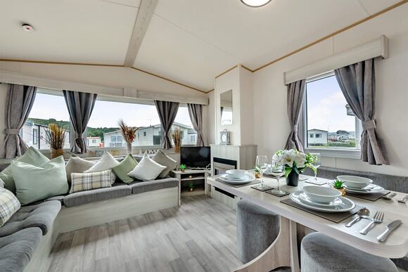 Bronze 3 Bedroom Caravan, Sleeps 8 - Coopers Beach, Mersea Island, Colchester