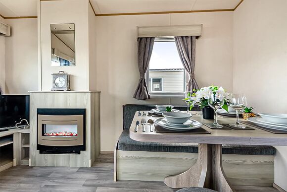 Bronze 3 Bedroom Caravan, Sleeps 8, Bronze 3 Bedroom Caravan, Sleeps 8 P - Coopers Beach, Mersea Island, Colchester