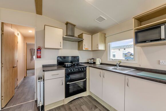 Gold 2 Bedroom Caravan, Sleeps 4 - Coopers Beach, Mersea Island, Colchester