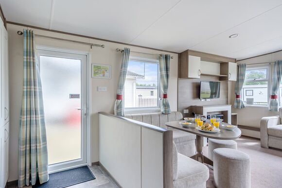 Gold Caravan with parking 6 - Coopers Beach, Mersea Island, Colchester