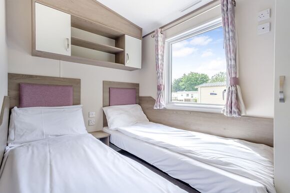 Gold Caravan with parking 6 - Coopers Beach, Mersea Island, Colchester