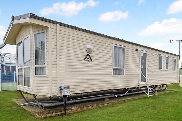 Gold 3 Caravan slps 8 parking, decking P - Coopers Beach, Mersea Island, Colchester