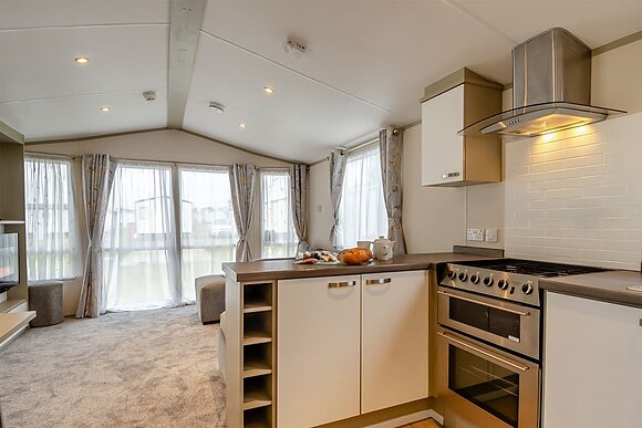 Gold 3 Caravan slps 8 parking, decking P - Coopers Beach, Mersea Island, Colchester