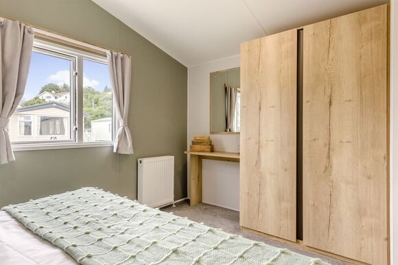 Silver 2 Bedroom Caravan, Sleeps 6 - Coopers Beach, Mersea Island, Colchester