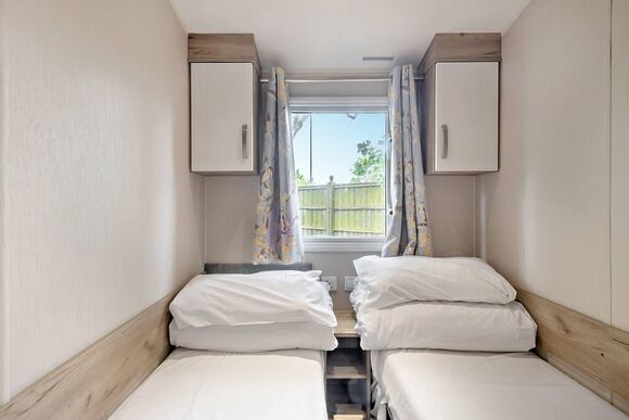 Silver Caravan with decking 6 P - Coopers Beach, Mersea Island, Colchester
