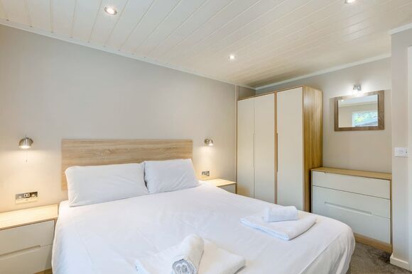 Deluxe Lodge. Parking, ensuite, decking 4 P - Coopers Beach, Mersea Island, Colchester