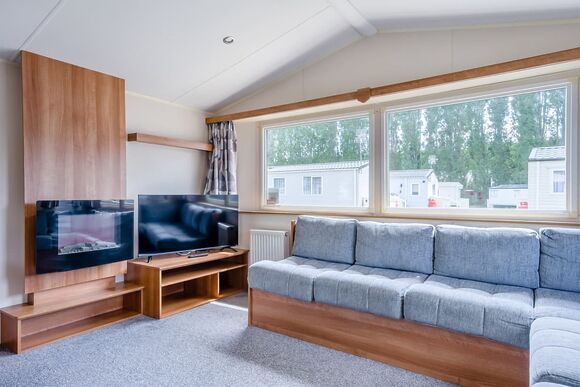 Silver Caravan with decking 6, Silver Caravan with decking 6 P - Cresswell Towers, Cresswell, Morpeth