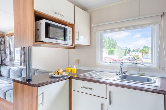 Silver Caravan with decking 6 P, Silver Caravan with decking 6 - Cresswell Towers, Cresswell, Morpeth