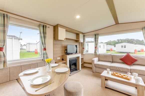 Silver Caravan with decking - Cresswell Towers, Cresswell, Morpeth