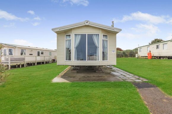 Silver Premium Caravan with parking - Crimdon Dene, North Hartlepool