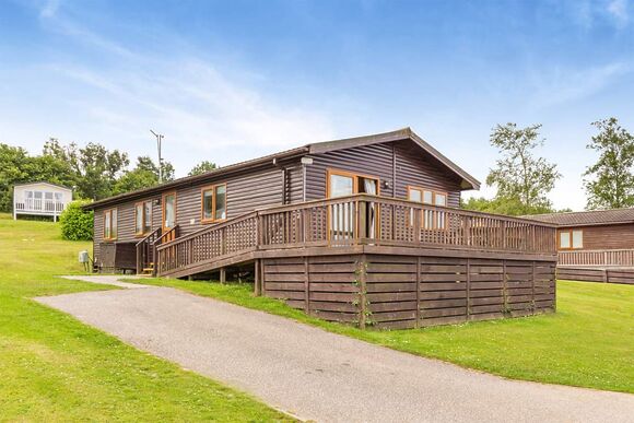 Deluxe Lodge with parking, ensuite & decking 8 - Crimdon Dene, North Hartlepool
