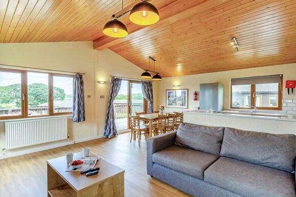 Deluxe Lodge with parking, ensuite & decking 8 - Crimdon Dene, North Hartlepool