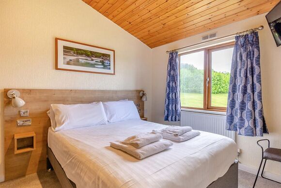 Deluxe Lodge with parking, ensuite & decking 8 - Crimdon Dene, North Hartlepool