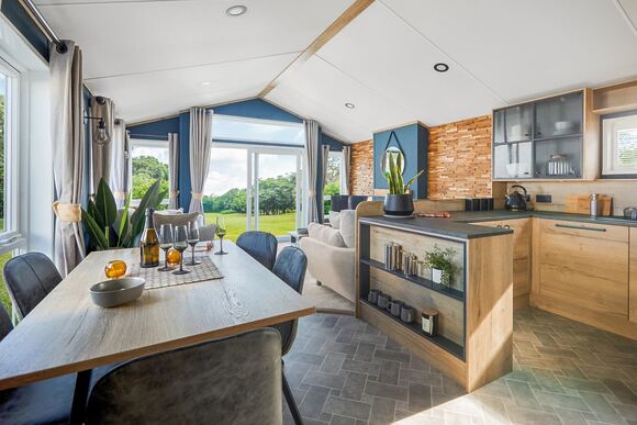 Signature Driftwood Lodge (Sleeps 4, Dog Friendly) - Pease Bay Holiday Park, Cockburnspath, Nr Dunbar