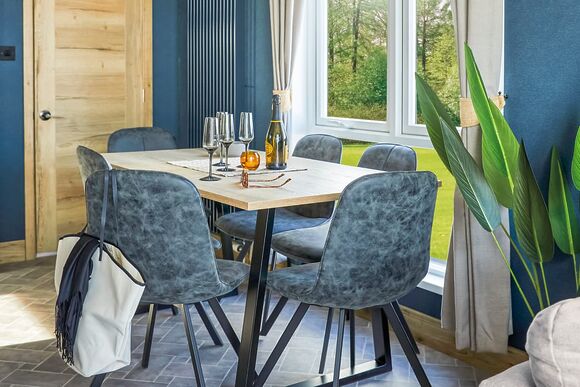 Signature Driftwood Lodge (Sleeps 4, Dog Friendly) - Pease Bay Holiday Park, Cockburnspath, Nr Dunbar