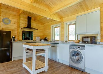 Two Hoots - Peckmoor Farm Lodges, Crewkerne