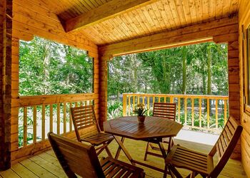 Woodland Retreat - Peckmoor Farm Lodges, Crewkerne