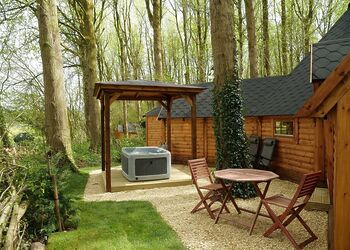 Quackers - Peckmoor Farm Lodges, Crewkerne