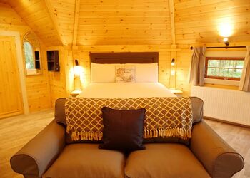 Quackers - Peckmoor Farm Lodges, Crewkerne