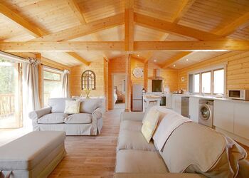 Pilsdon Perch - Peckmoor Farm Lodges, Crewkerne