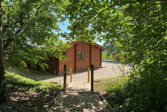 Waters Edge - Peckmoor Farm Lodges, Crewkerne