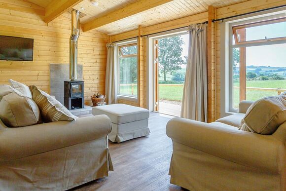 Dorset Threshold - Peckmoor Farm Lodges, Crewkerne