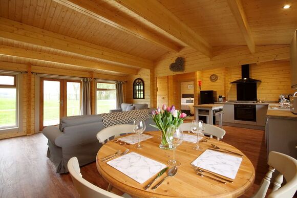 The Old Oak Tree - Peckmoor Farm Lodges, Crewkerne