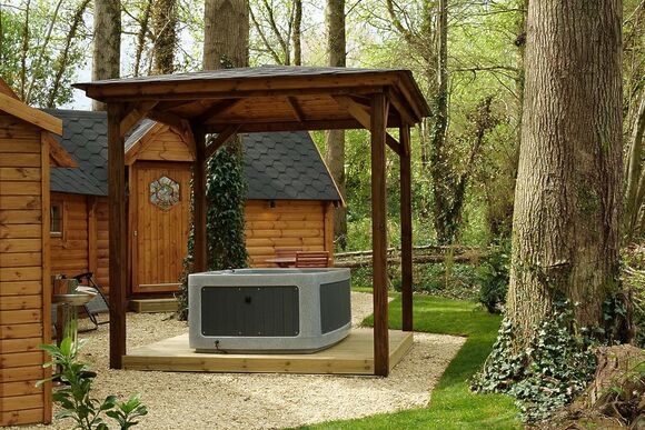 Quackers - Peckmoor Farm Lodges, Crewkerne