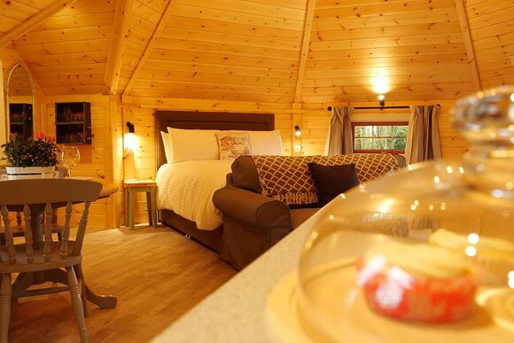 Twit Twoo - Peckmoor Farm Lodges, Crewkerne