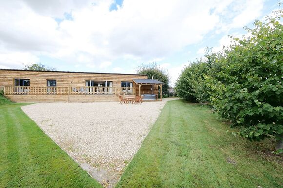 The Old Tack Room - Peckmoor Farm Lodges, Crewkerne
